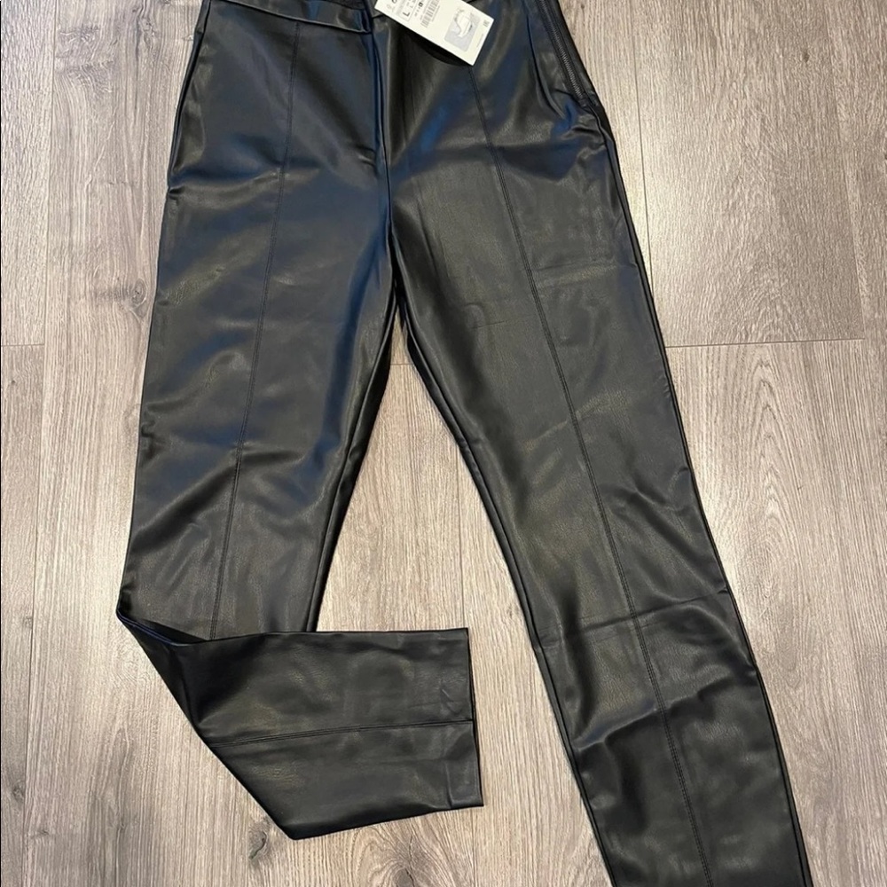 Zara High-waisted faux leather leggings new with tag